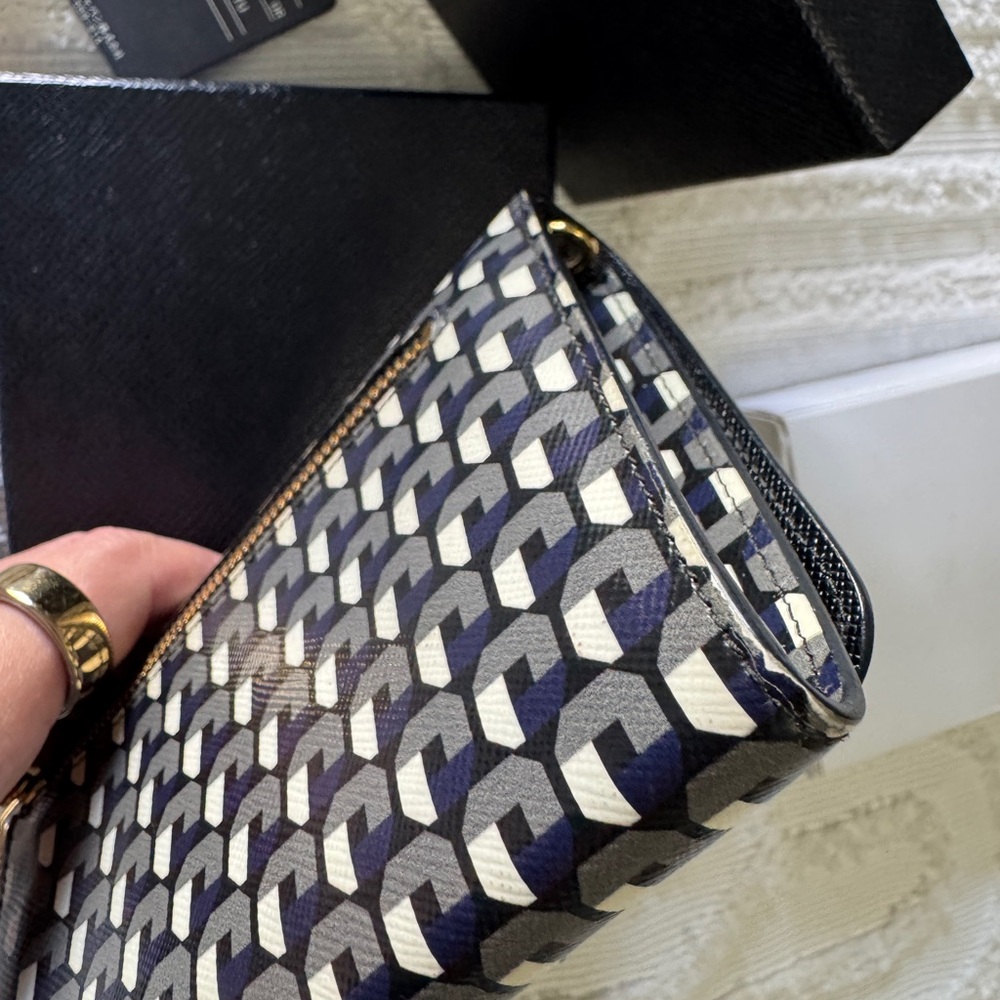 Prada Geometric Clutch/Crossbody Bag - Picture 6 of 16